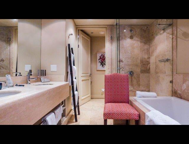 2 BEDROOM APARTMENT FOR SALE IN UMHLANGA RIDGE